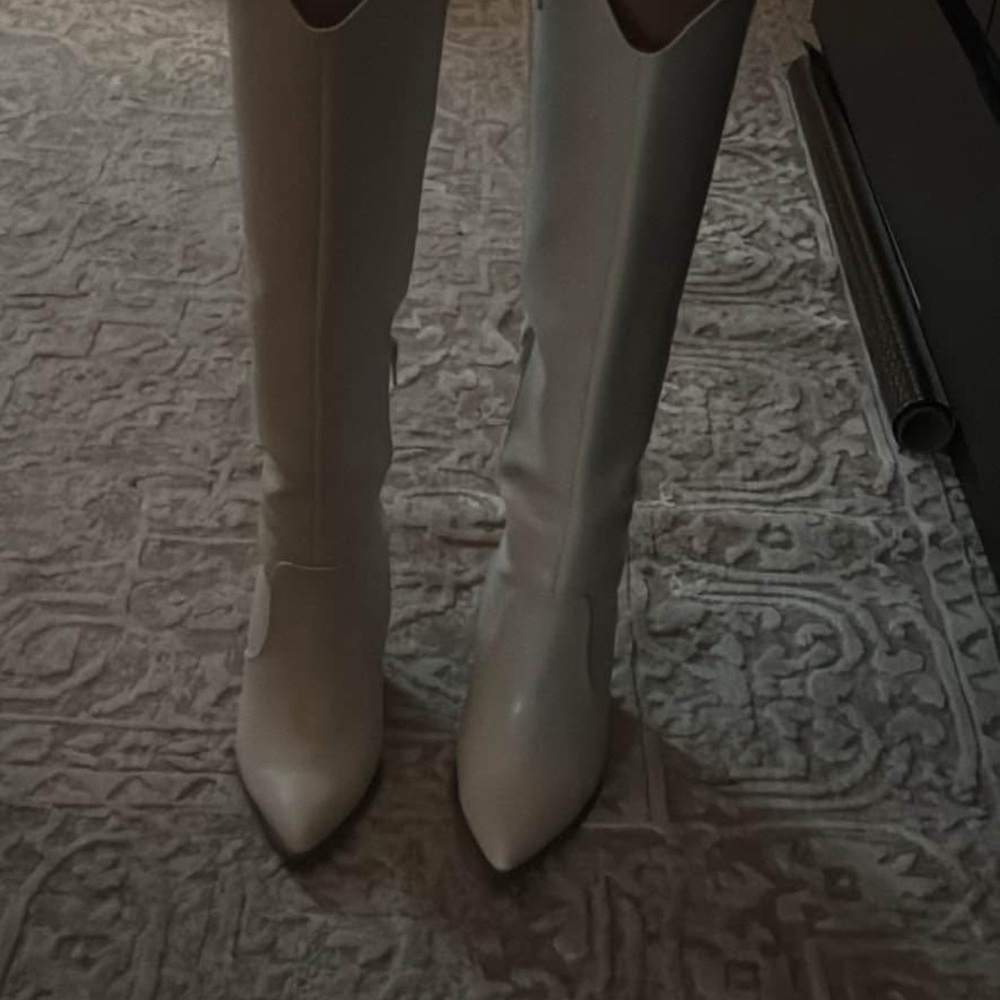 Elegant White Knee-High Women's Boots